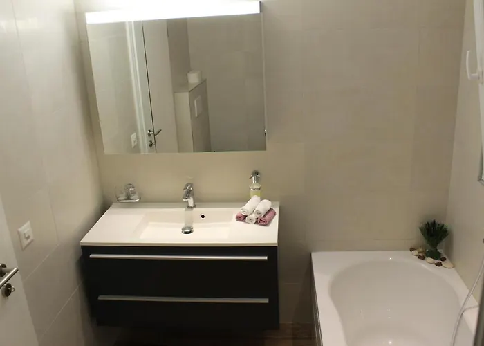 Moderne 3-zimmerwohnung, An Skipiste, Mit Aussicht *